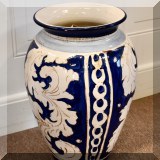 P07. Blue and white ceramic vase. 